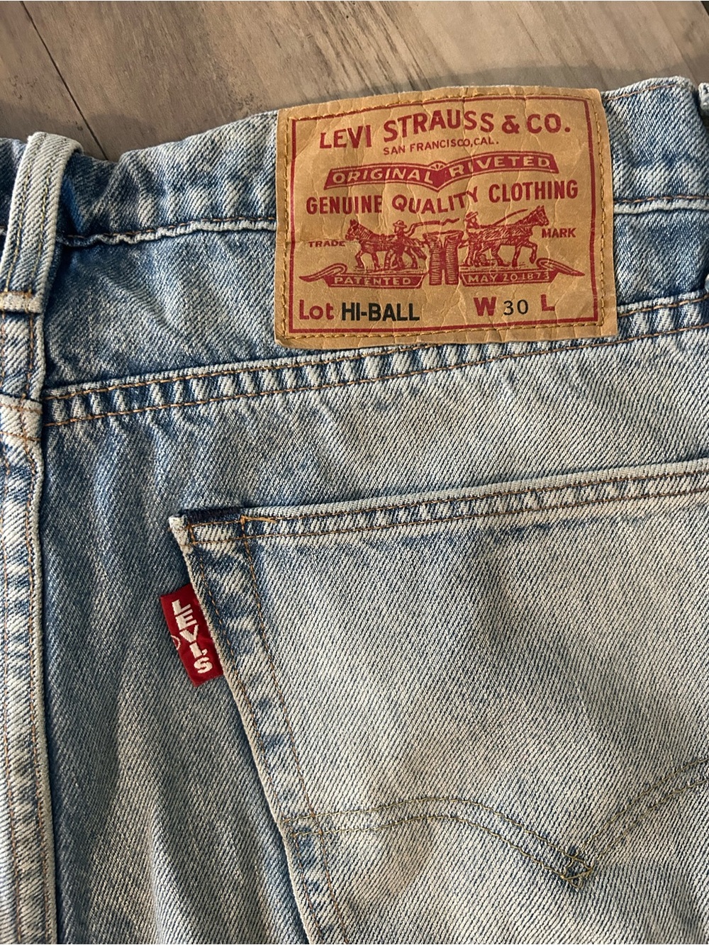 Levi’s Premium Hi-Ball High Rise Cutoff Shorts W30 Light Wash Distressed Denim - Picture 7 of 10